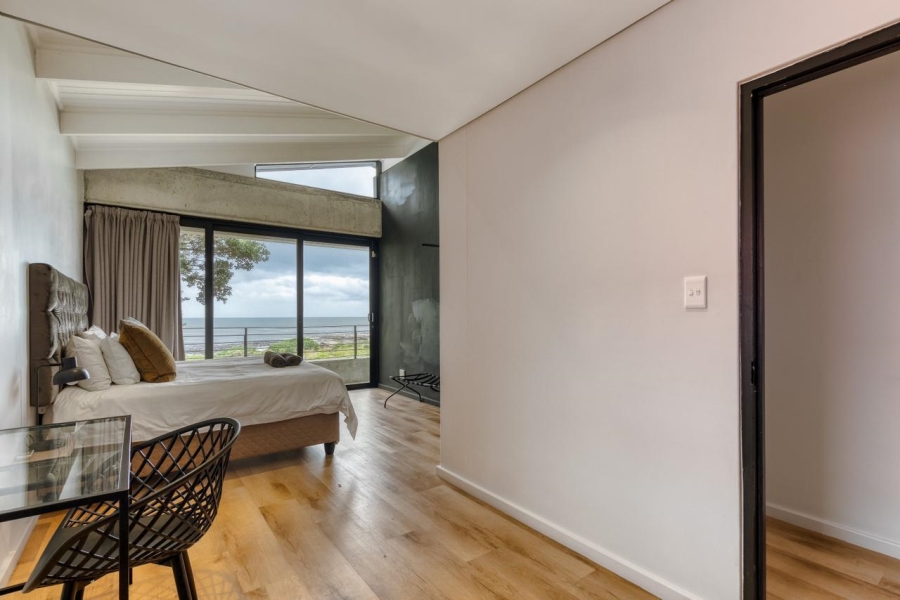 5 Bedroom Property for Sale in Sandbaai Western Cape